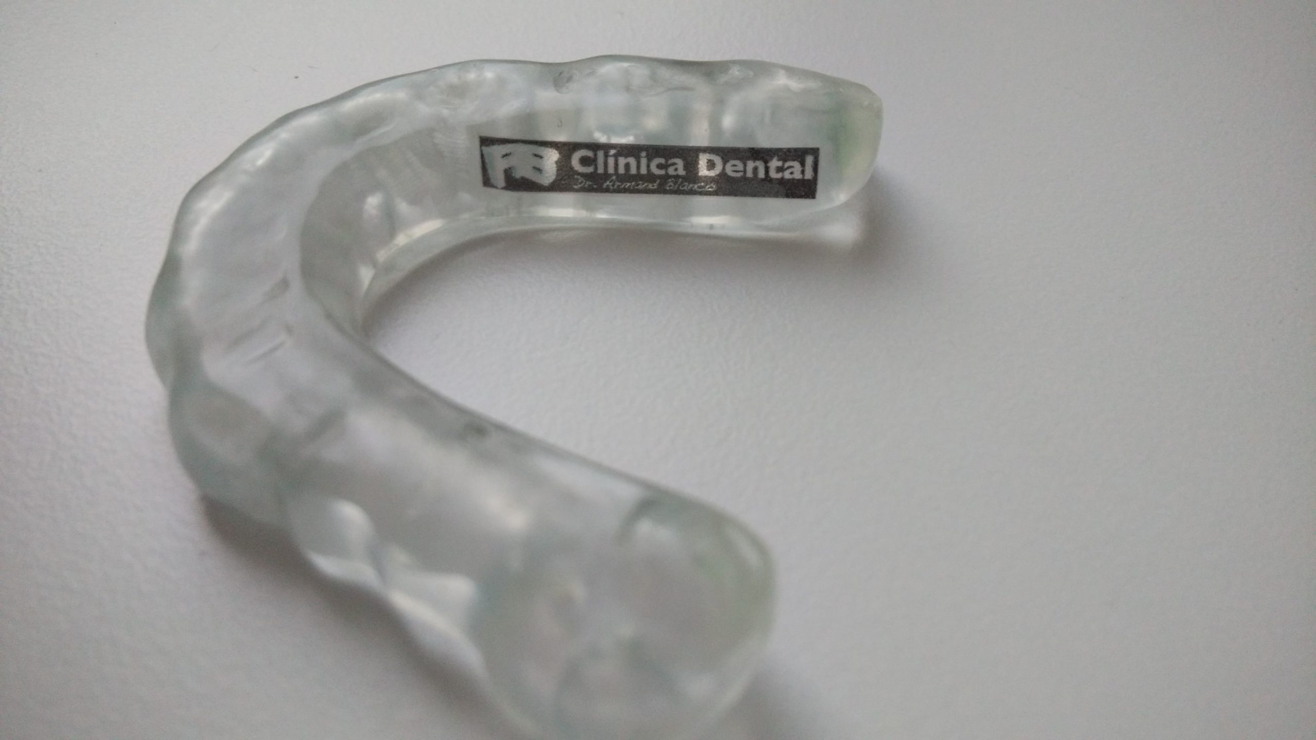 Cómo limpiar férulas de descarga? - Clínica Dental SCJ