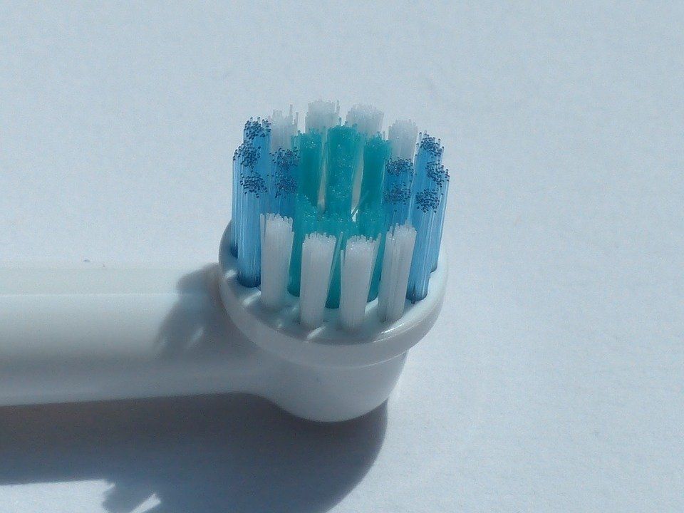 toothbrush-head-115119_960_720
